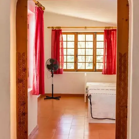 House With 4 Bedrooms In With Pool Access Enclosed Garden Apartamento